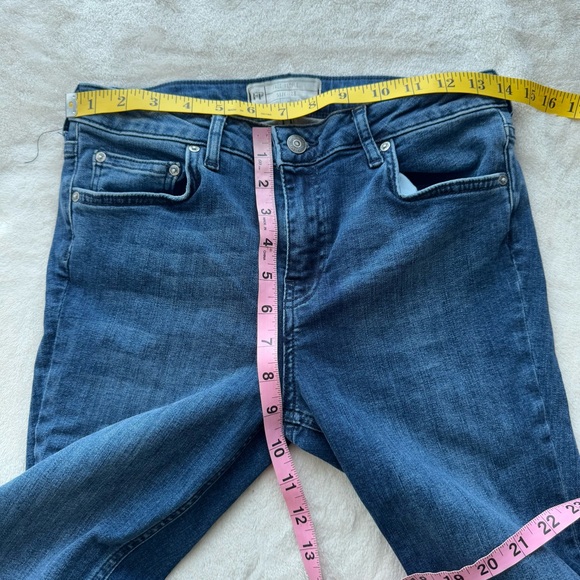 Free People Ruffle Flare Jeans Dark Blue Size 28 - Picture 8 of 9